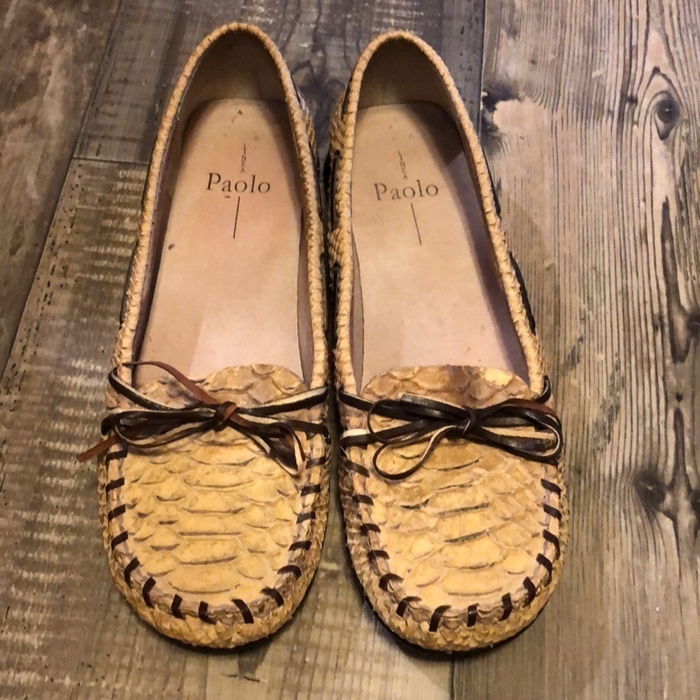 Linea Paolo slip on loafer size 8.5 N